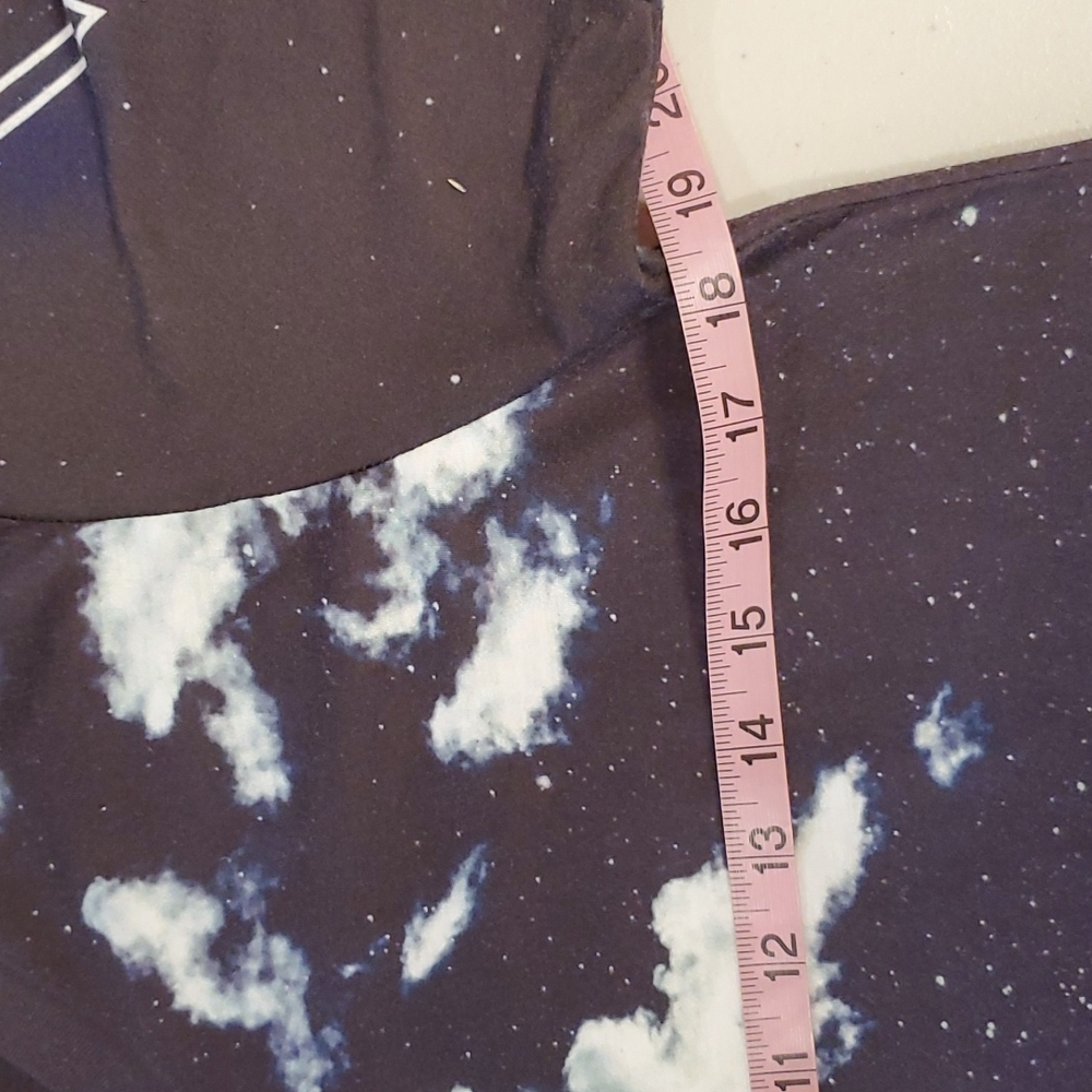 Onemonochrome by Tizaro UNISEX Night sky clouds stars Med. - Picture 3 of 6